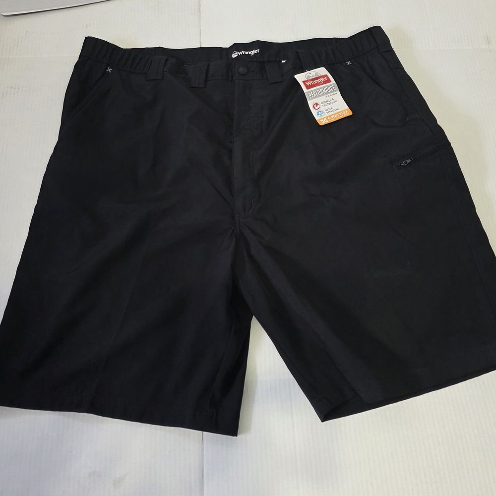 Wrangler Performance Men's Black Cargo Shorts Size 46 Lightweight Pockets